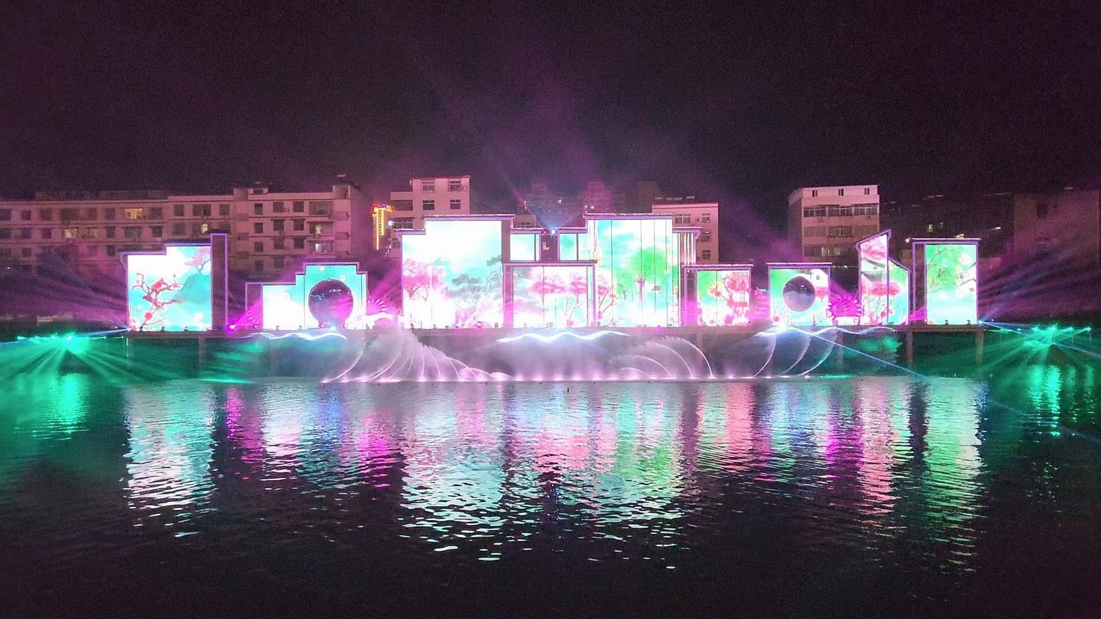 武陵不夜城水秀