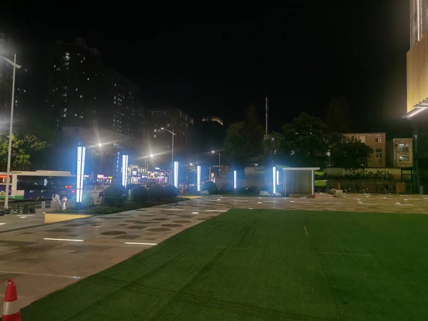 紫阳广场夜景灯光亮化效果图第4张